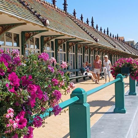 Appartement Blankenberge Zeedijk Aan De Pier Exteriör bild