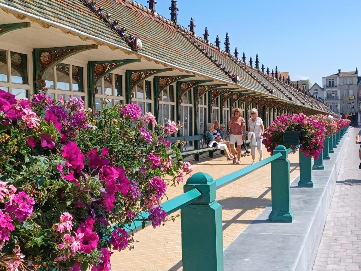 Appartement Blankenberge Zeedijk Aan De Pier Exteriör bild